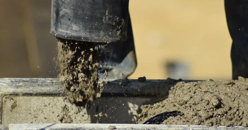 Coulage, finition et séchage : ce qui se joue en 48 heures